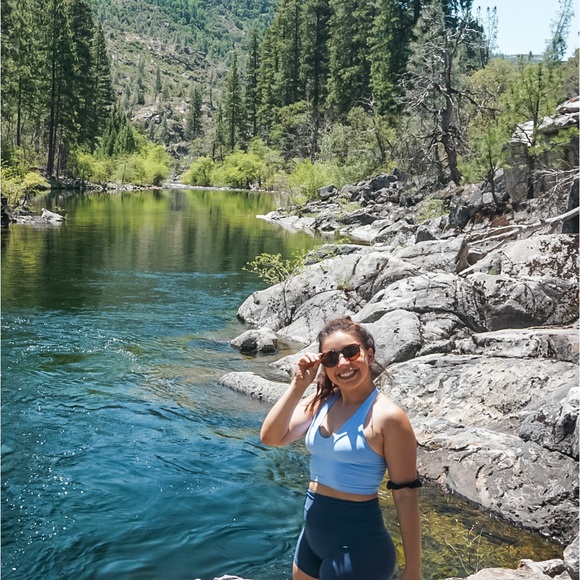 Meet your Posher, Allie - Picture 3 of 6